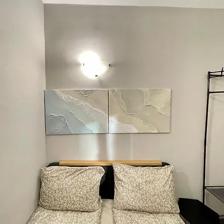 -the Conch- With Private Entrance And Bathroom Burgas